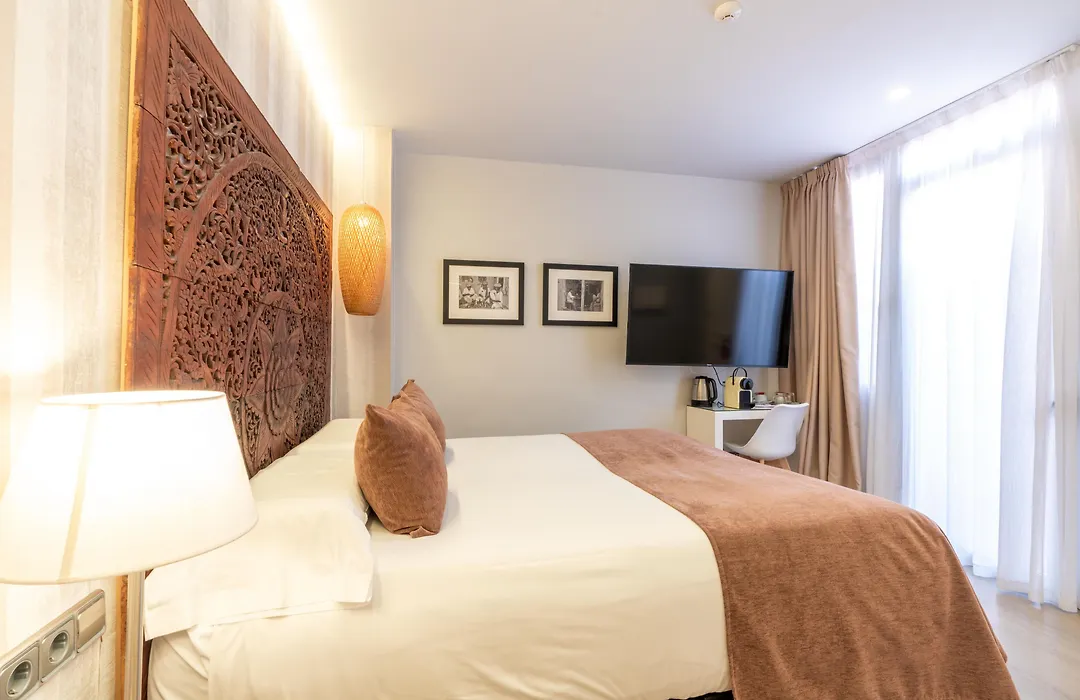 Serennia Fira Gran Via Exclusive Rooms-1