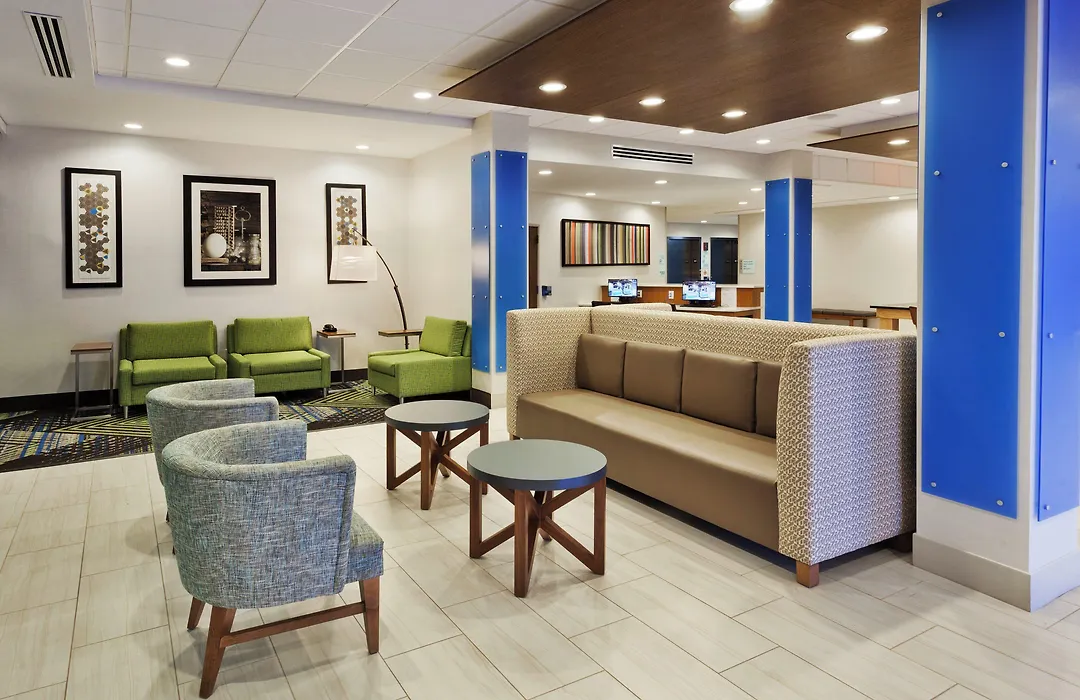 Holiday Inn Express & Suites - Fayetteville By Ihg-1