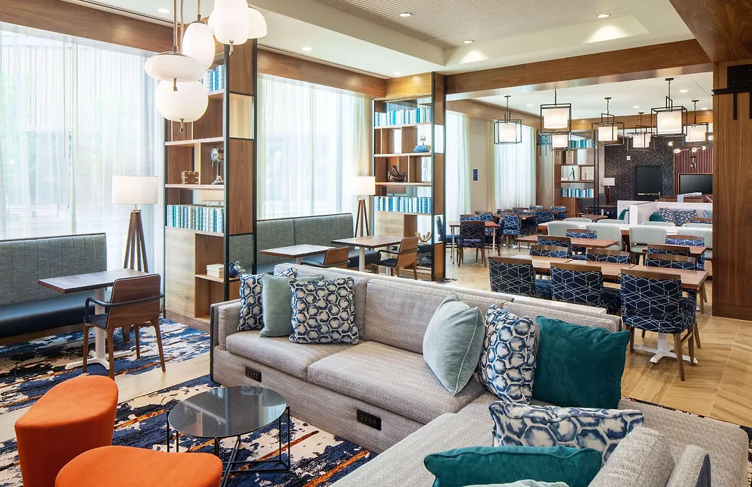 Hampton By Hilton At The Boston Seaport District-1