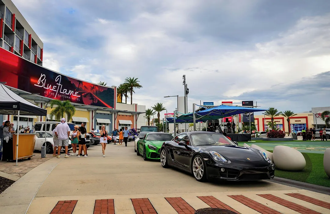The Daytona, Autograph Collection-1