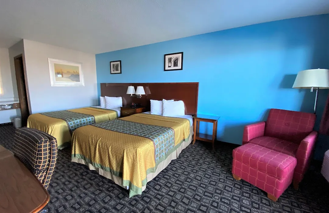 Lakes Inn-1