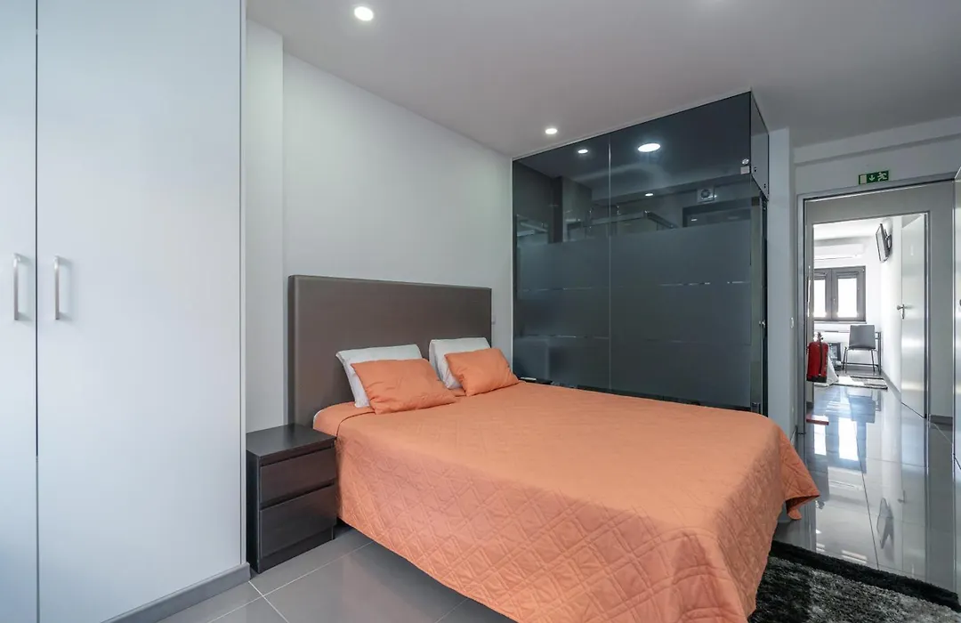 Ergosuites-1