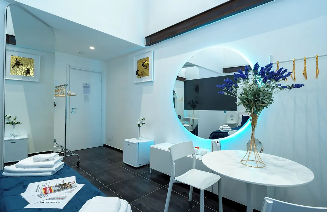 Skyhouse Chiaia-1