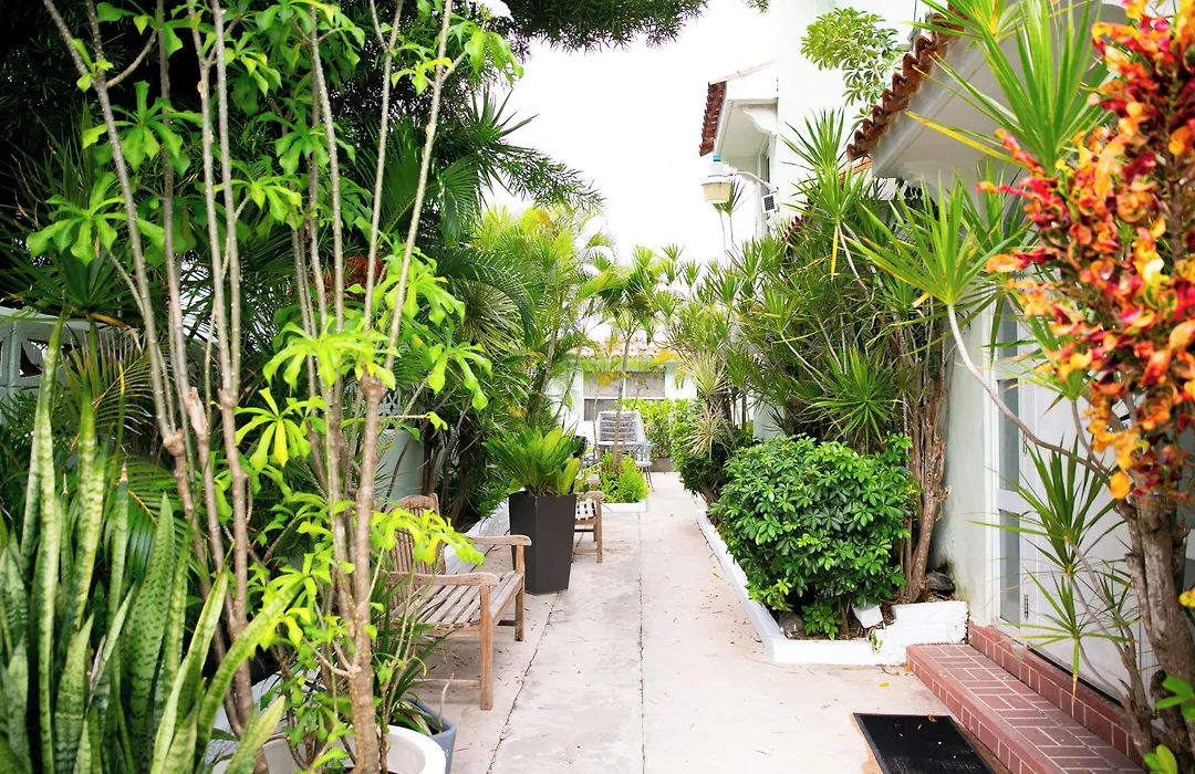 Numero Uno Beach Apartments-1
