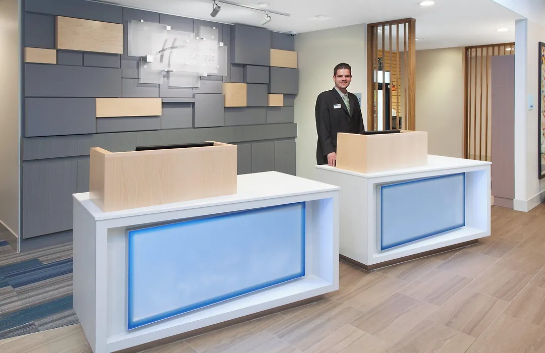 Holiday Inn Express & Suites - Sterling Heights-Detroit Area By Ihg-1