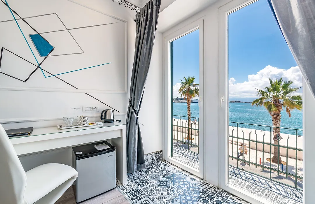 Galeria Valeria Seaside Downtown - Mag Quaint & Elegant Boutique Hotels-1