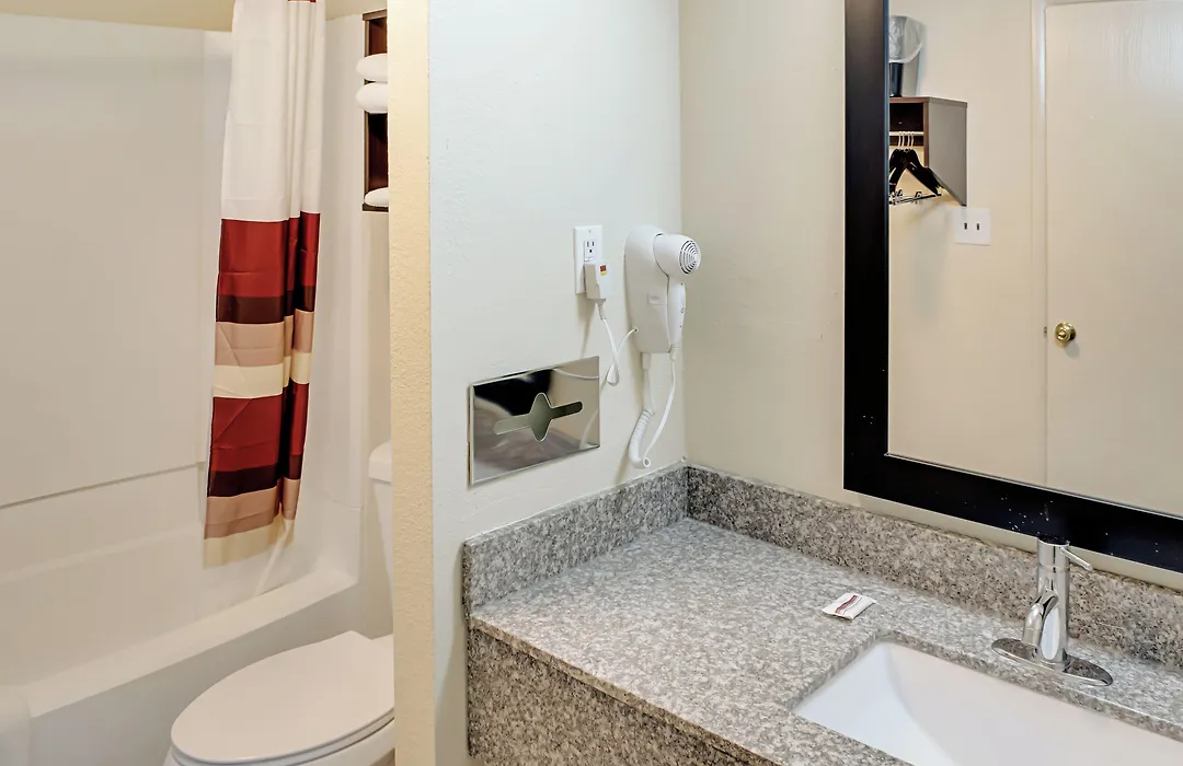 Red Roof Inn Indianapolis - Castleton-1