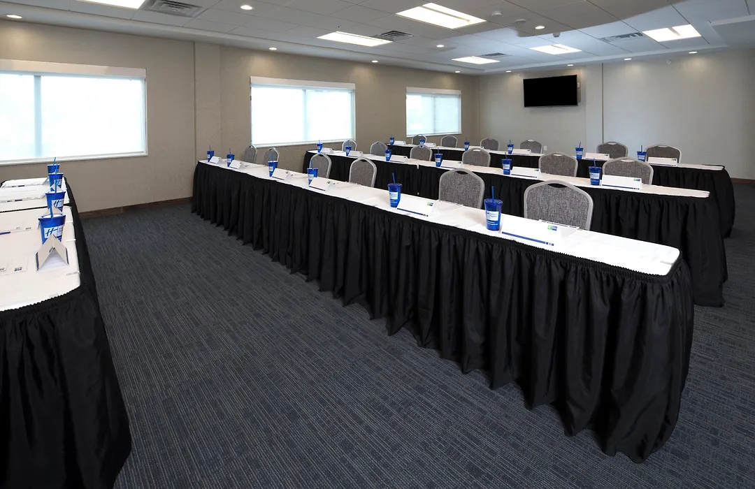 Holiday Inn Express & Suites Alpena - Downtown By Ihg-1