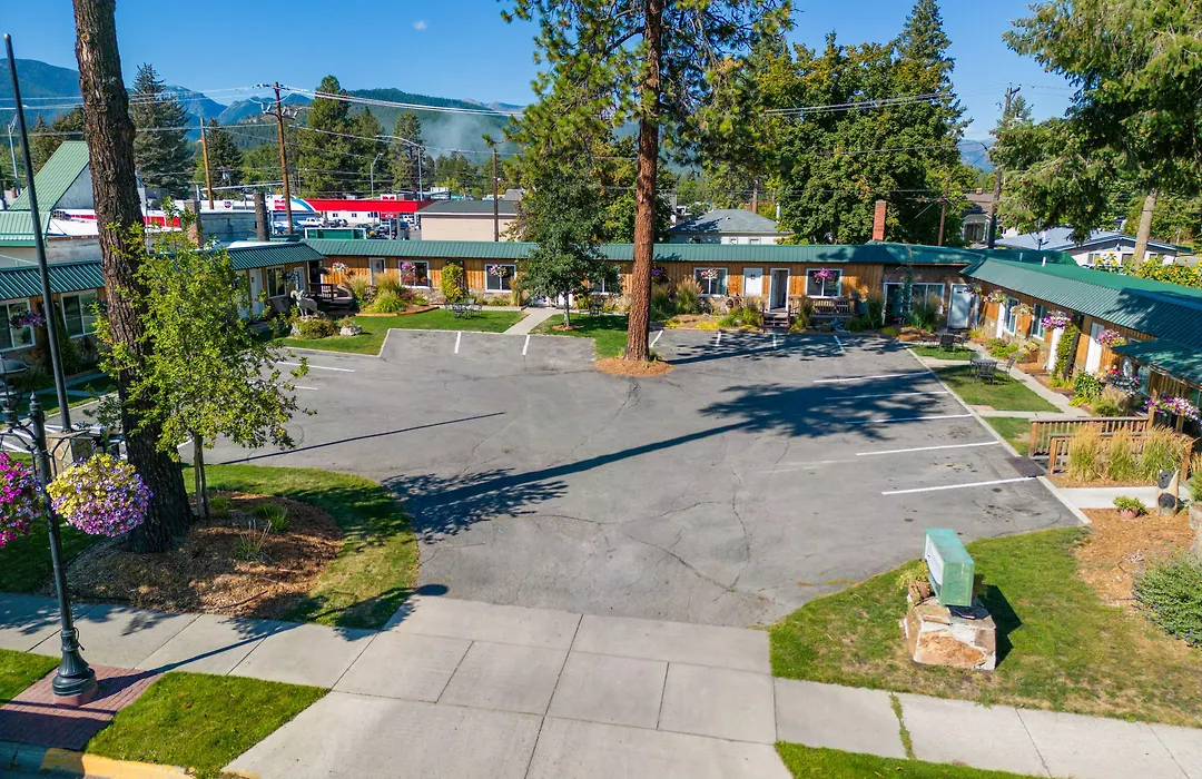 Evergreen Motel-1