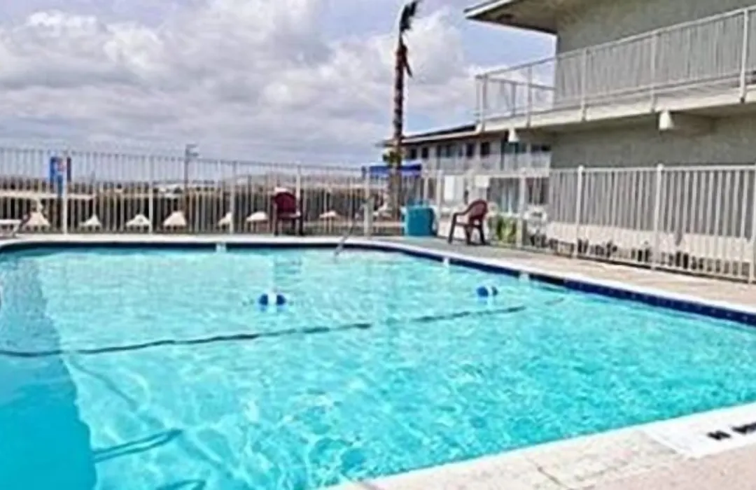 Hilltop Inn & Suites-1