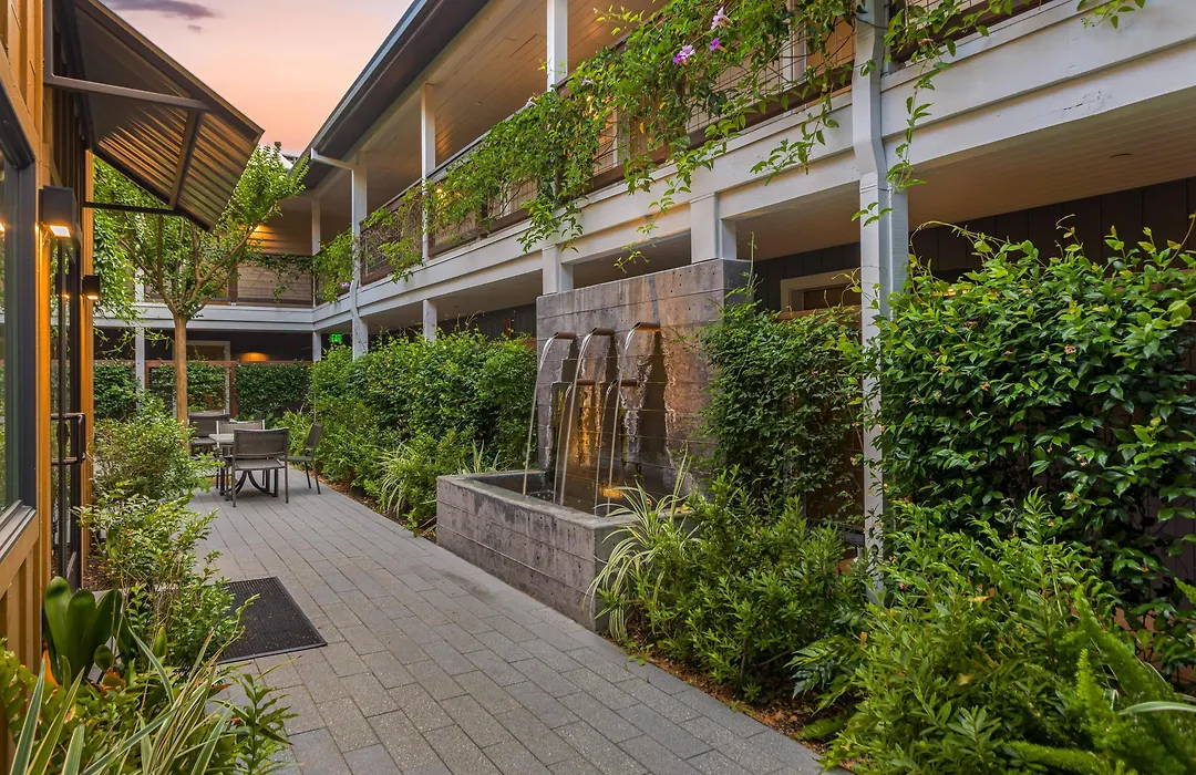 Best Western Plus Stevenson Manor-1