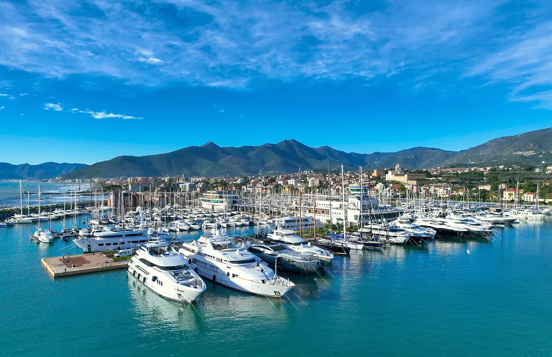 Yacht Club Marina di Loano | UNA Esperienze-1