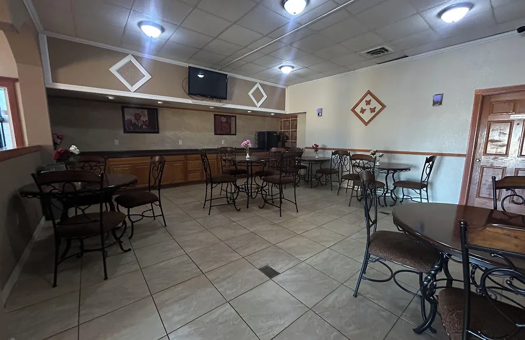 Knights Inn & Suites Emporia-1