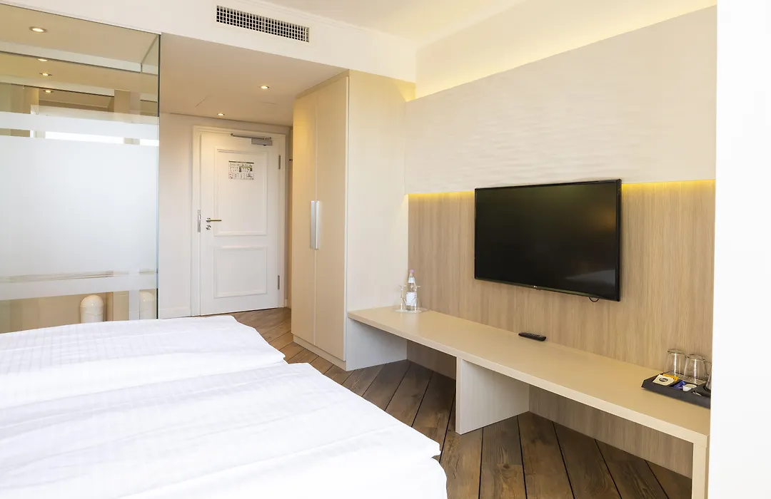 Hotel Vier Jahreszeiten Lübeck-1
