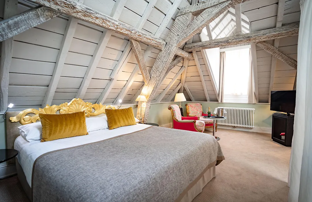 Hotel Le Place D'Armes - Relais & Chateaux-1
