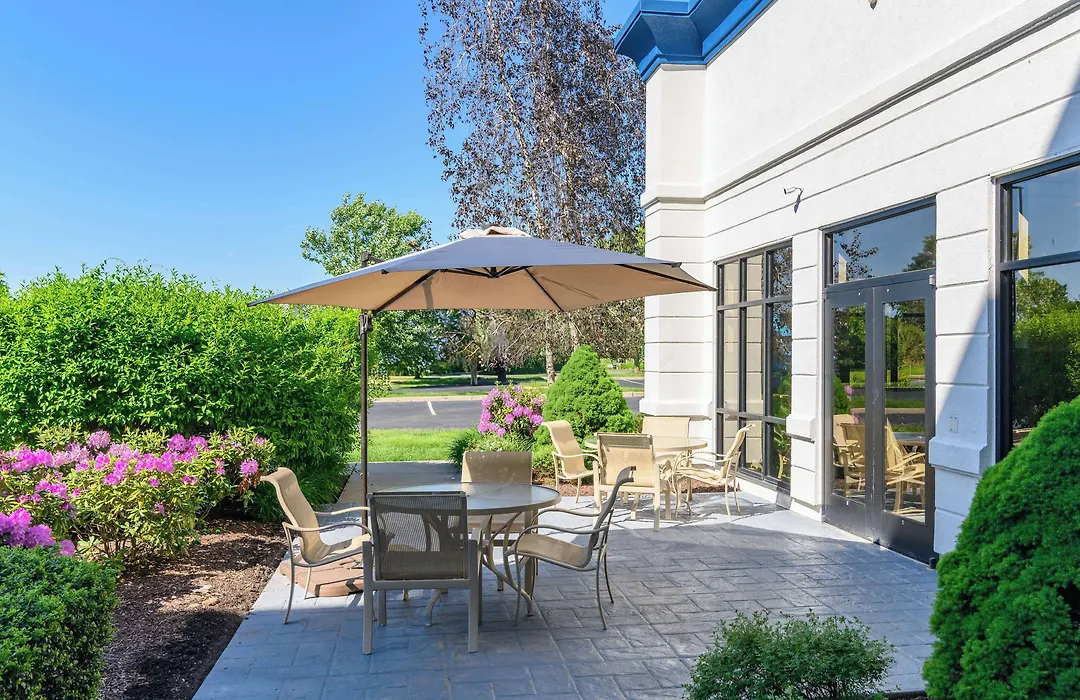 Hampton Inn & Suites Hartford-Manchester-1