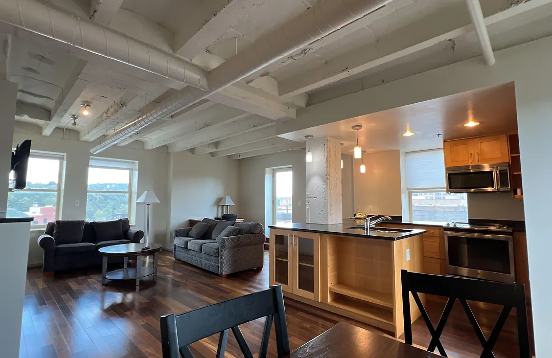 Grand Eastonian Hotel & Suites-1