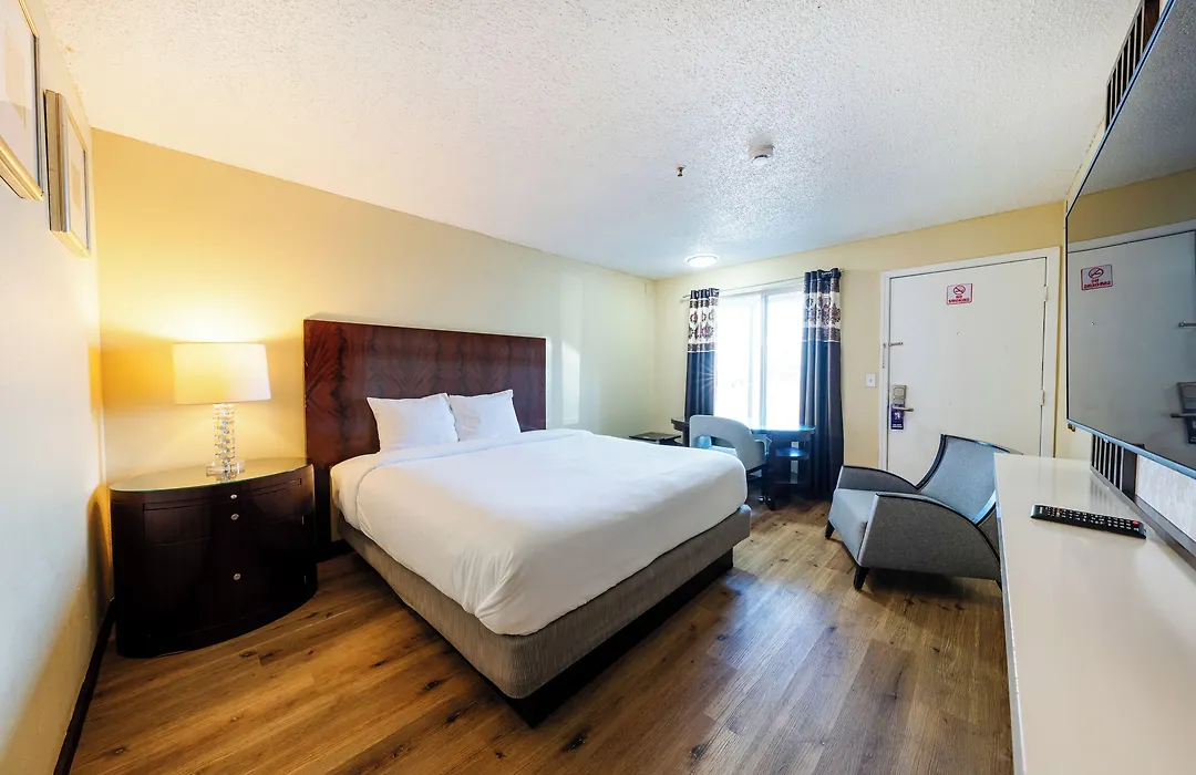 Knights Inn Pasco-1