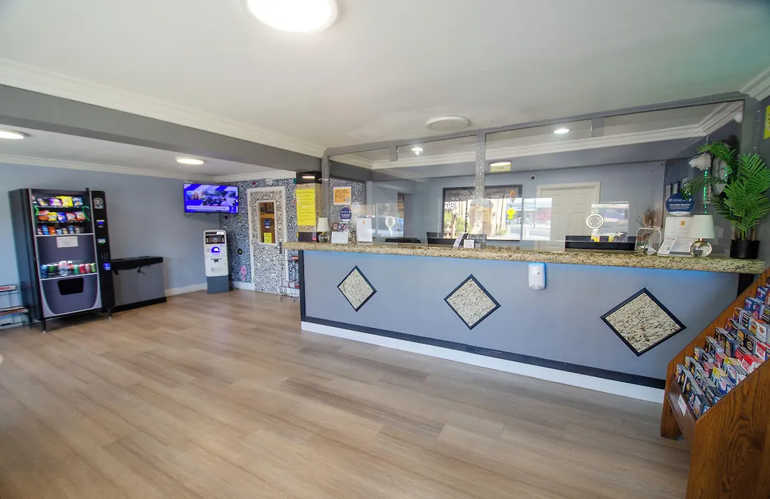 Super 8 By Wyndham Las Vegas North Strip/Fremont St. Area-1
