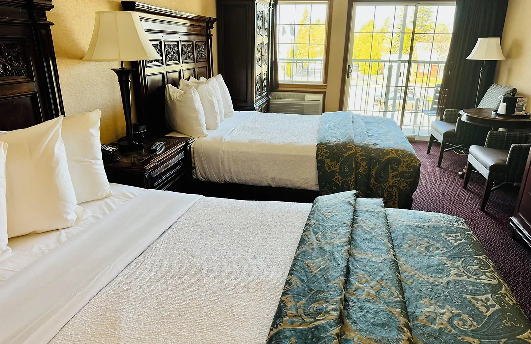 Hamilton Inn Select Beachfront Mackinaw City-1