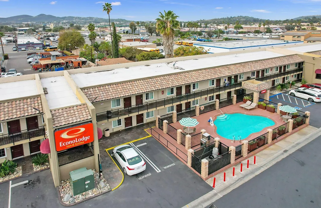 Econo Lodge Inn & Suites Escondido Downtown-1