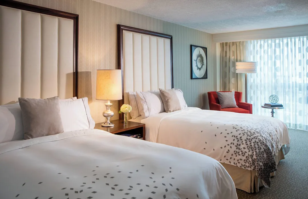 Renaissance Newark Airport Hotel-1
