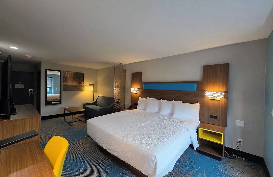 Microtel Inn & Suites By Wyndham Brandon-1