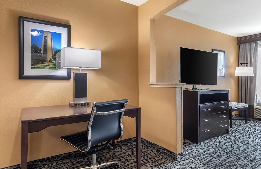 Best Western Plus Denton Inn & Suites-1