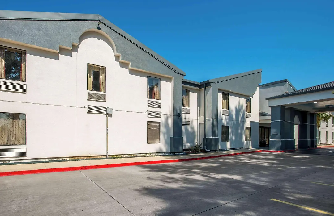 Quality Inn And Suites Lafayette-1