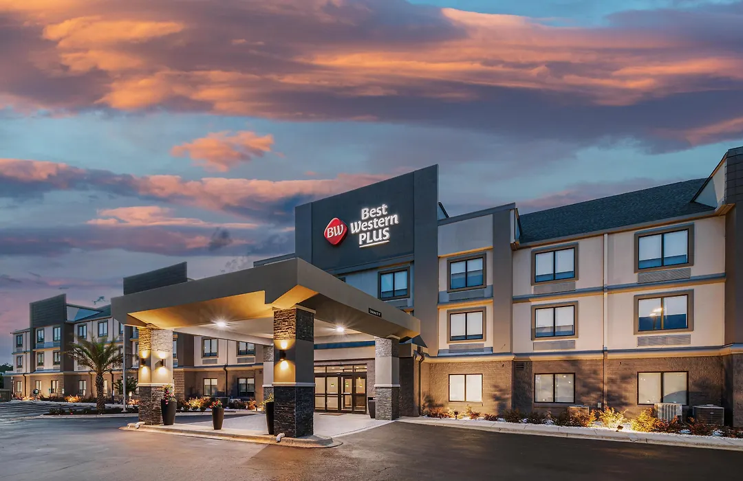 Best Western Plus Savannah Gateway-1