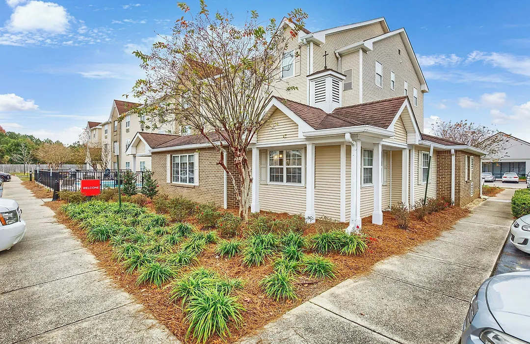 Mainstay Suites-1