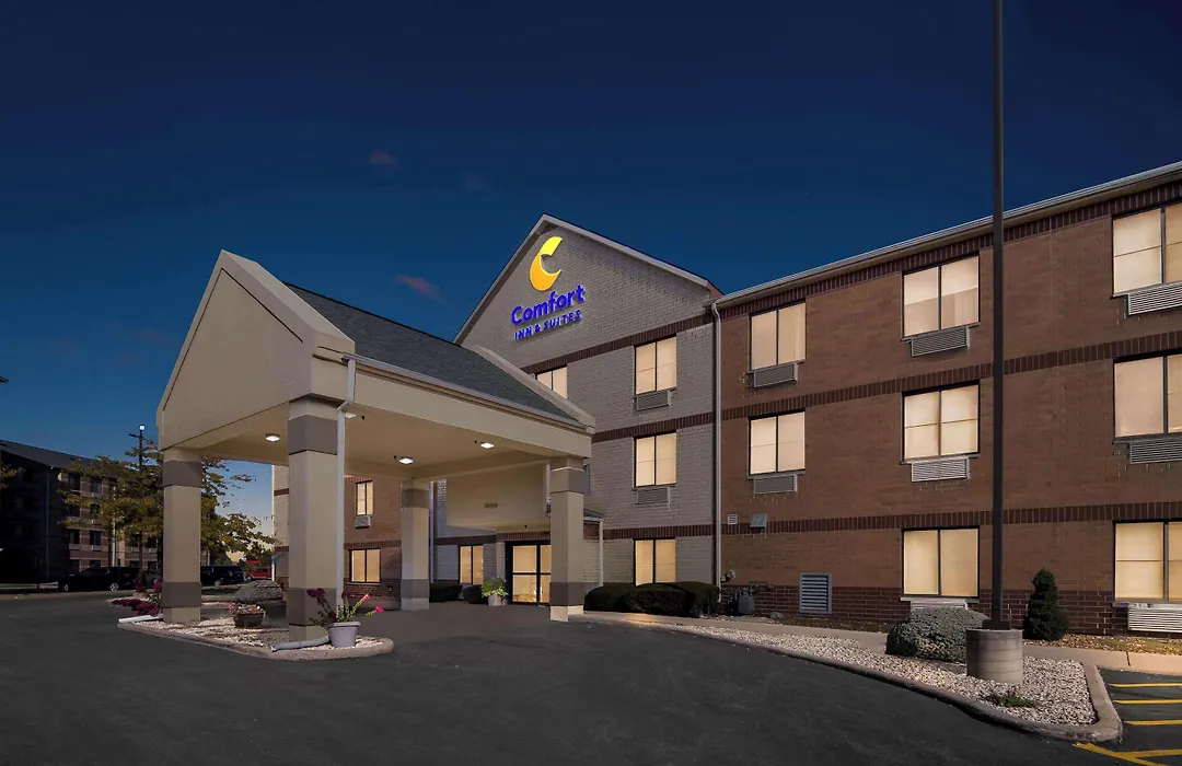 Comfort Inn & Suites Near Tinley Park Amphitheater-1