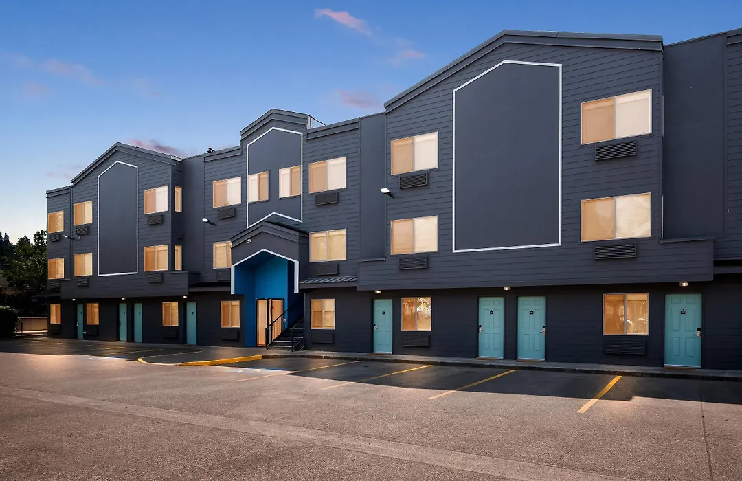 Days Inn By Wyndham Eugene Downtown/University-1