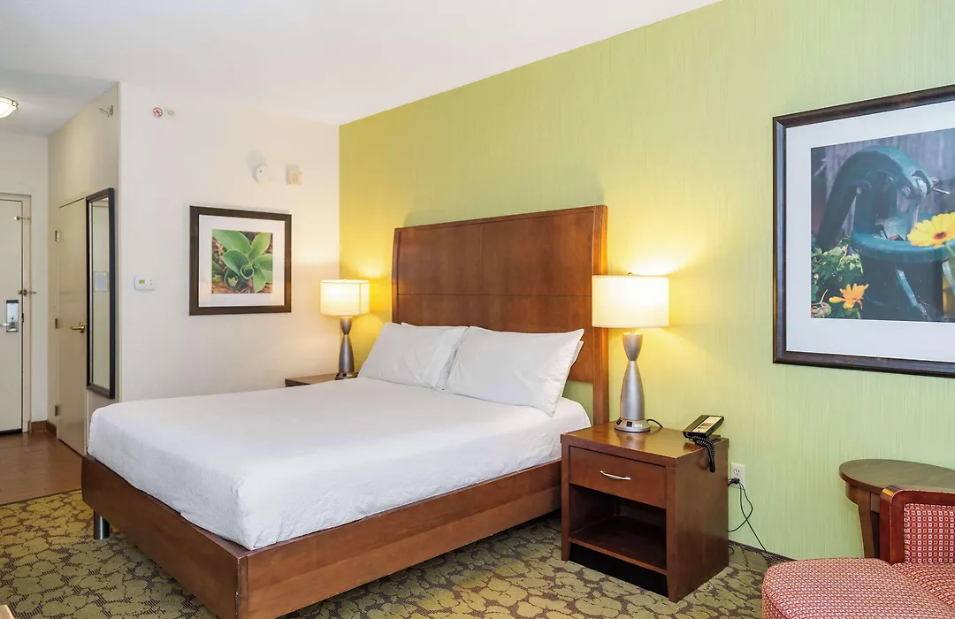 Hilton Garden Inn Plymouth-1