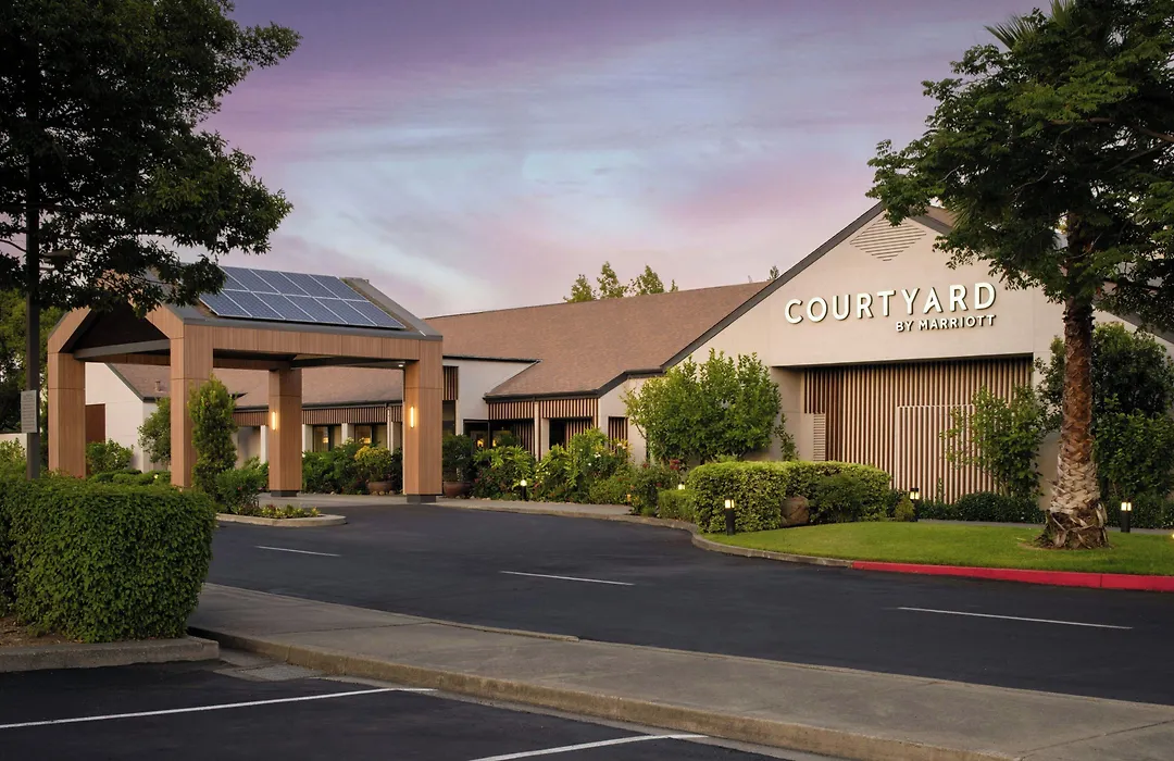 Courtyard By Marriott Vacaville-1