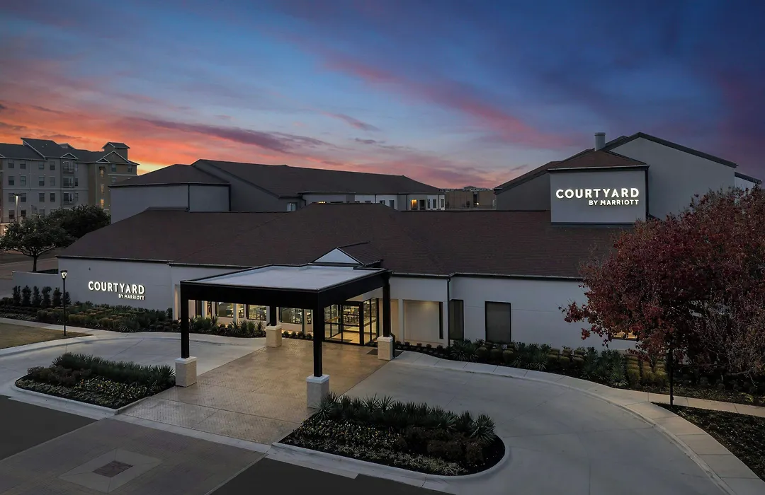 Courtyard By Marriott Waco-1