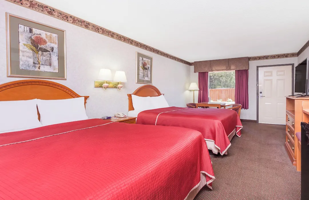 Regency Inn & Suites-Hamilton Place-1