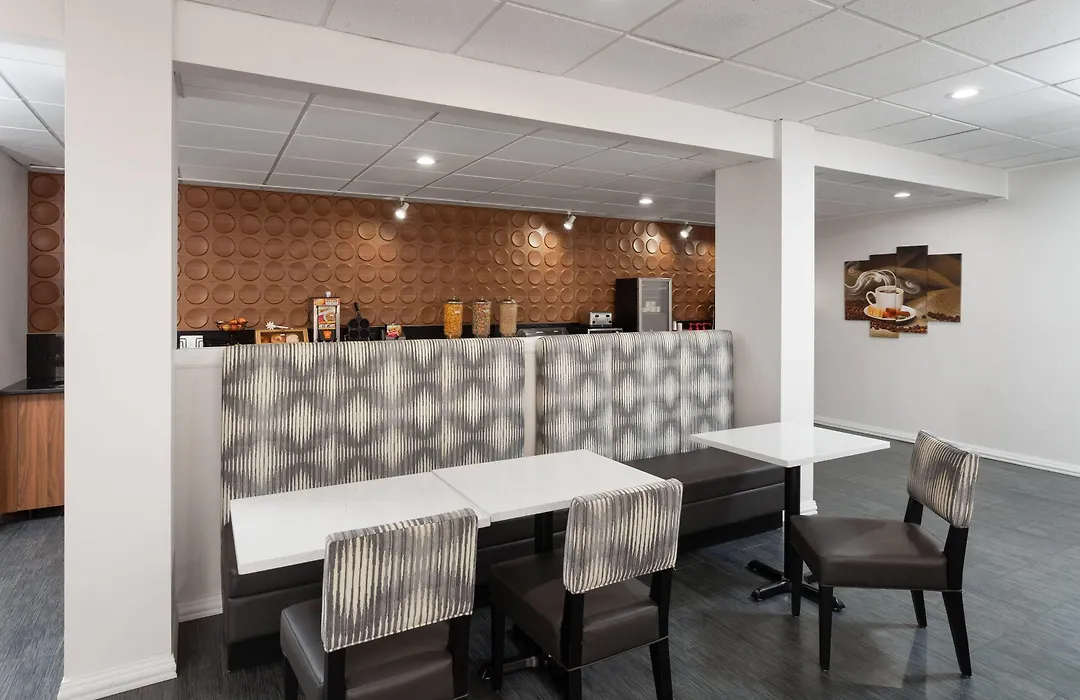 Wingate By Wyndham Sheboygan-1
