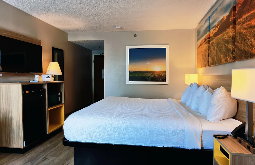 Days Inn By Wyndham Fargo - West Acres-1