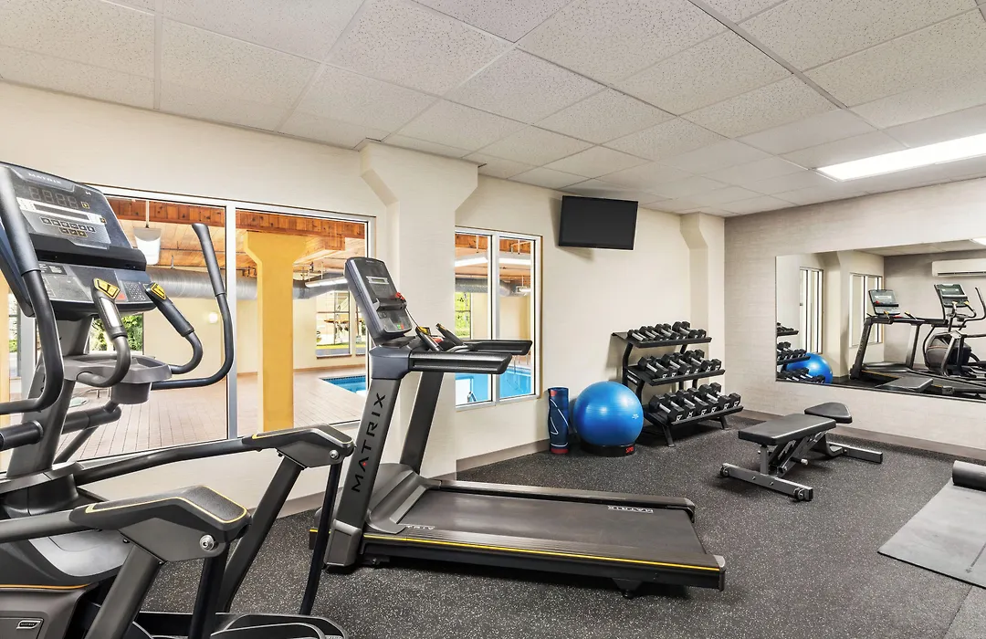Days Inn & Suites By Wyndham Bozeman-1