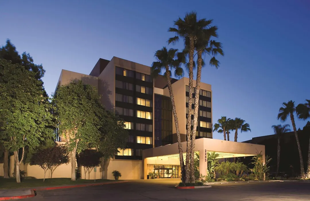 Doubletree By Hilton Fresno Convention Center-1