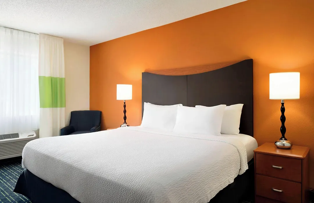 Fairfield Inn & Suites By Marriott Champaign-1