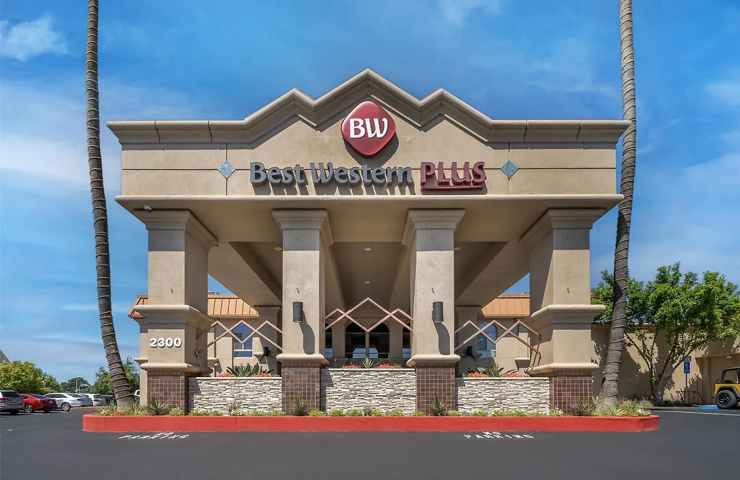 Best Western Plus Hilltop Inn-1