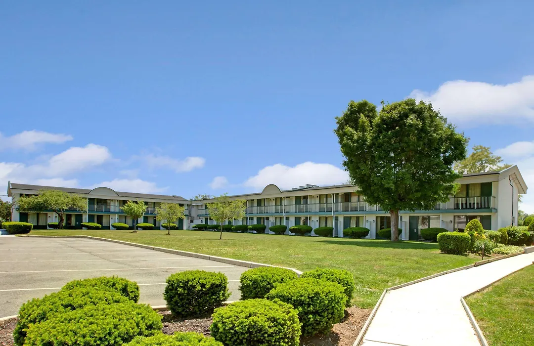 Days Inn By Wyndham Parsippany-1