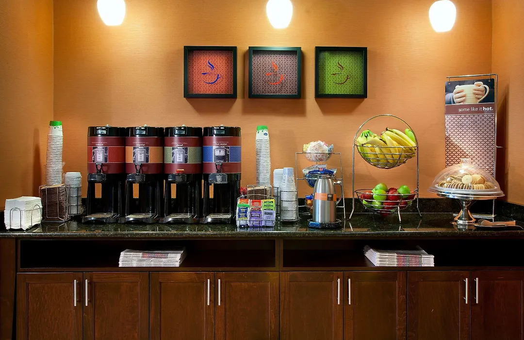 Hampton Inn Alexandria-1