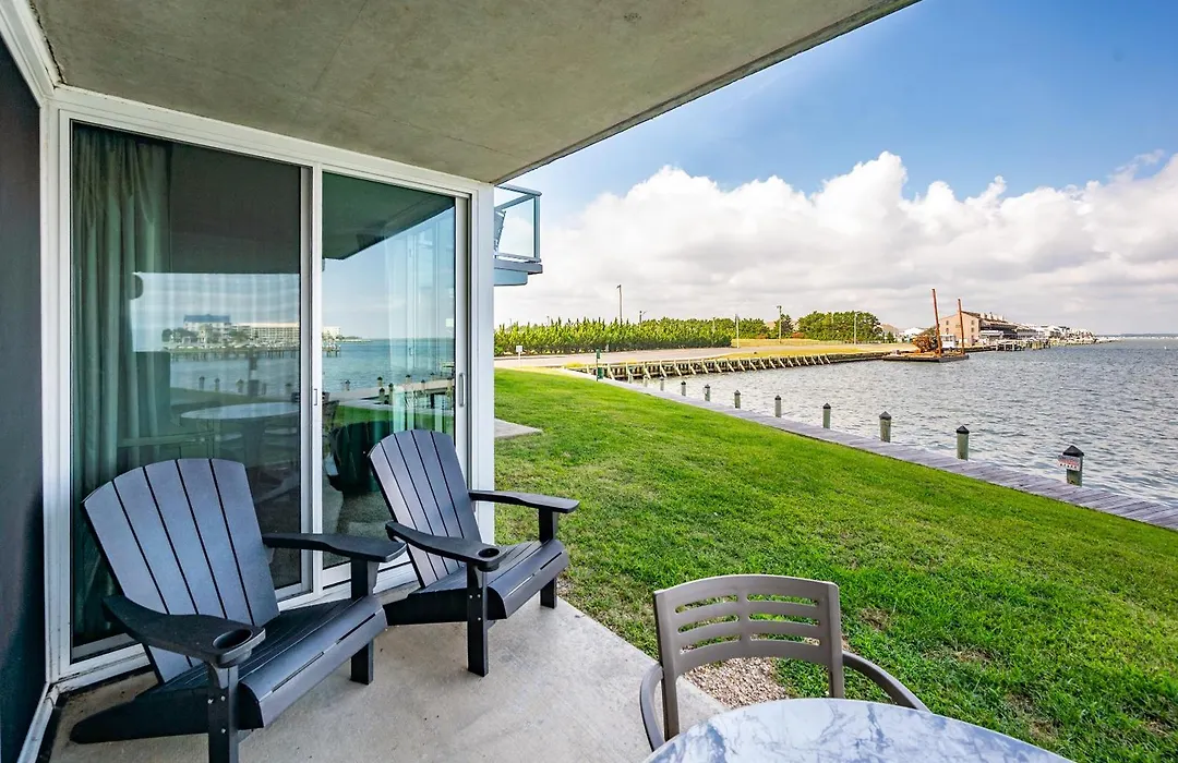 Bay Club Resort By Coolvacay-1