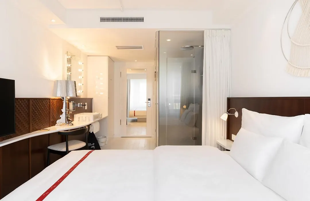 Ruby Claire Hotel Geneva By Ihg-1
