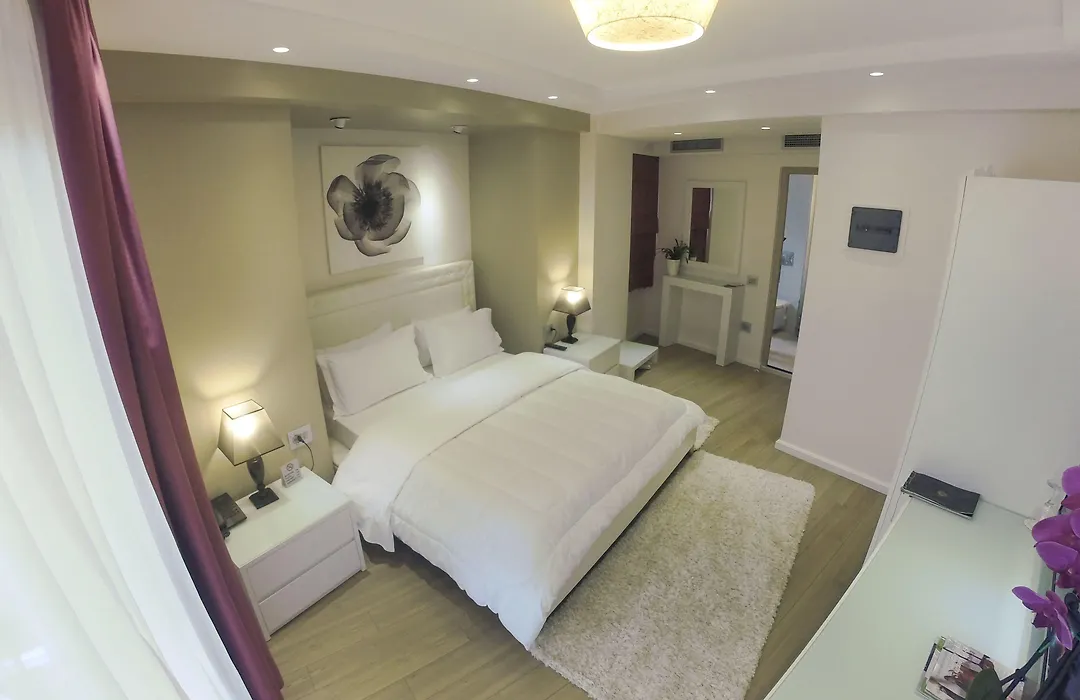 Demi Hotel-1
