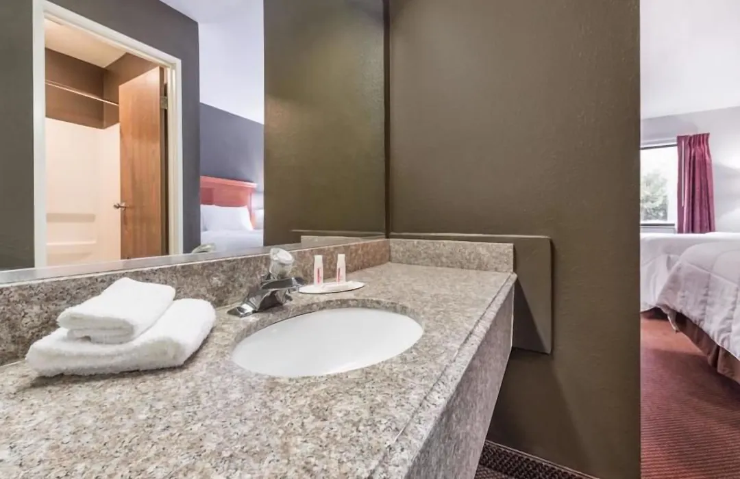 Super 8 By Wyndham Georgetown-1