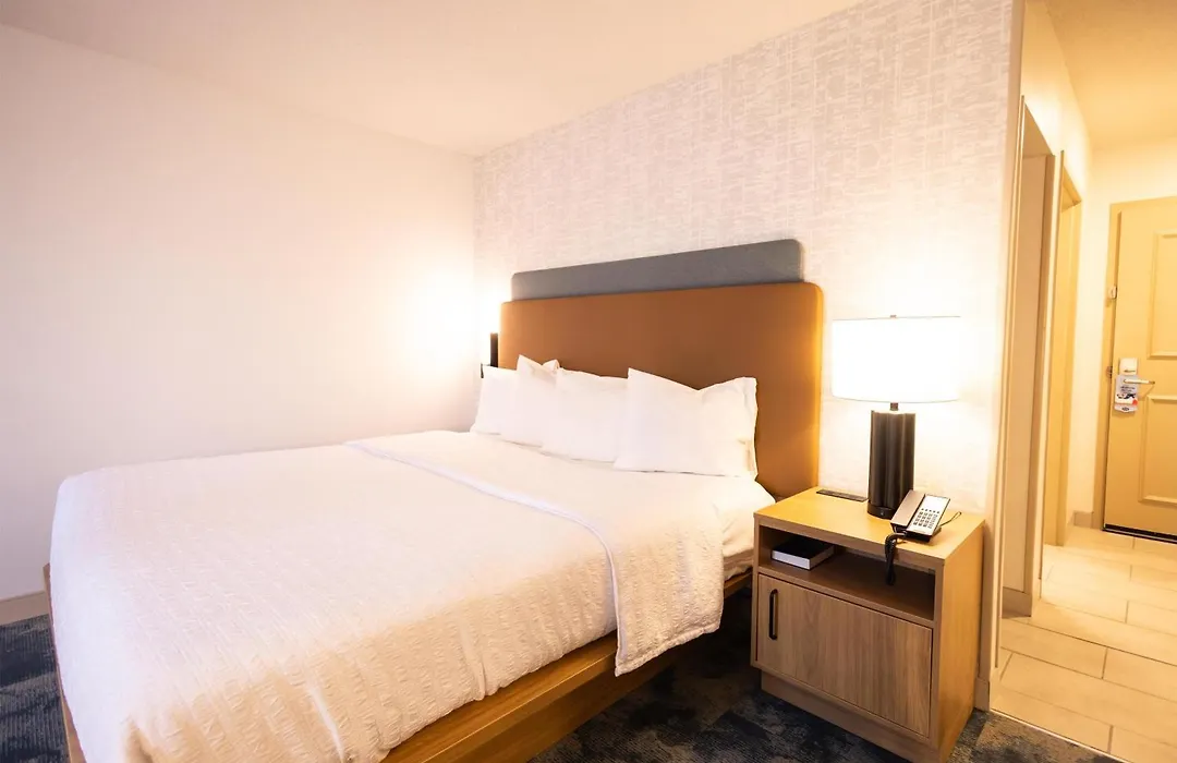 Hampton Inn & Suites Mccomb-1